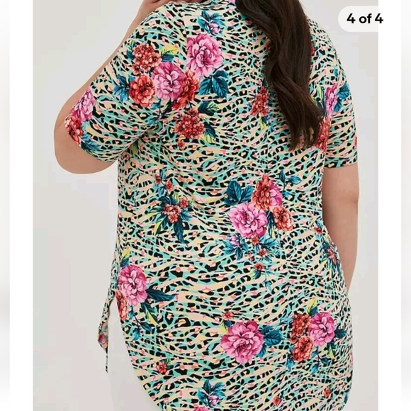 Torrid Super Soft Knit Tee Shirt Floral Animal Print Size 0 - Picture 2 of 9